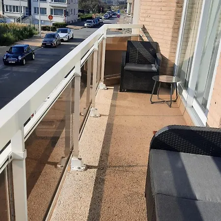 Cosy 3 Bedroom Near The T112 * Oostende