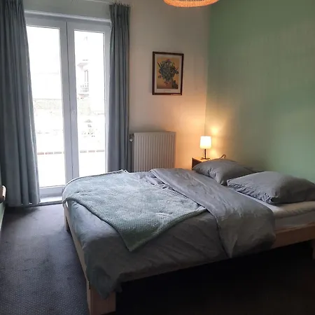 Cosy 3 Bedroom Near The T112 Daire *